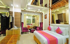 The Gold Regency - 02 Mins From New Delhi Railway Station